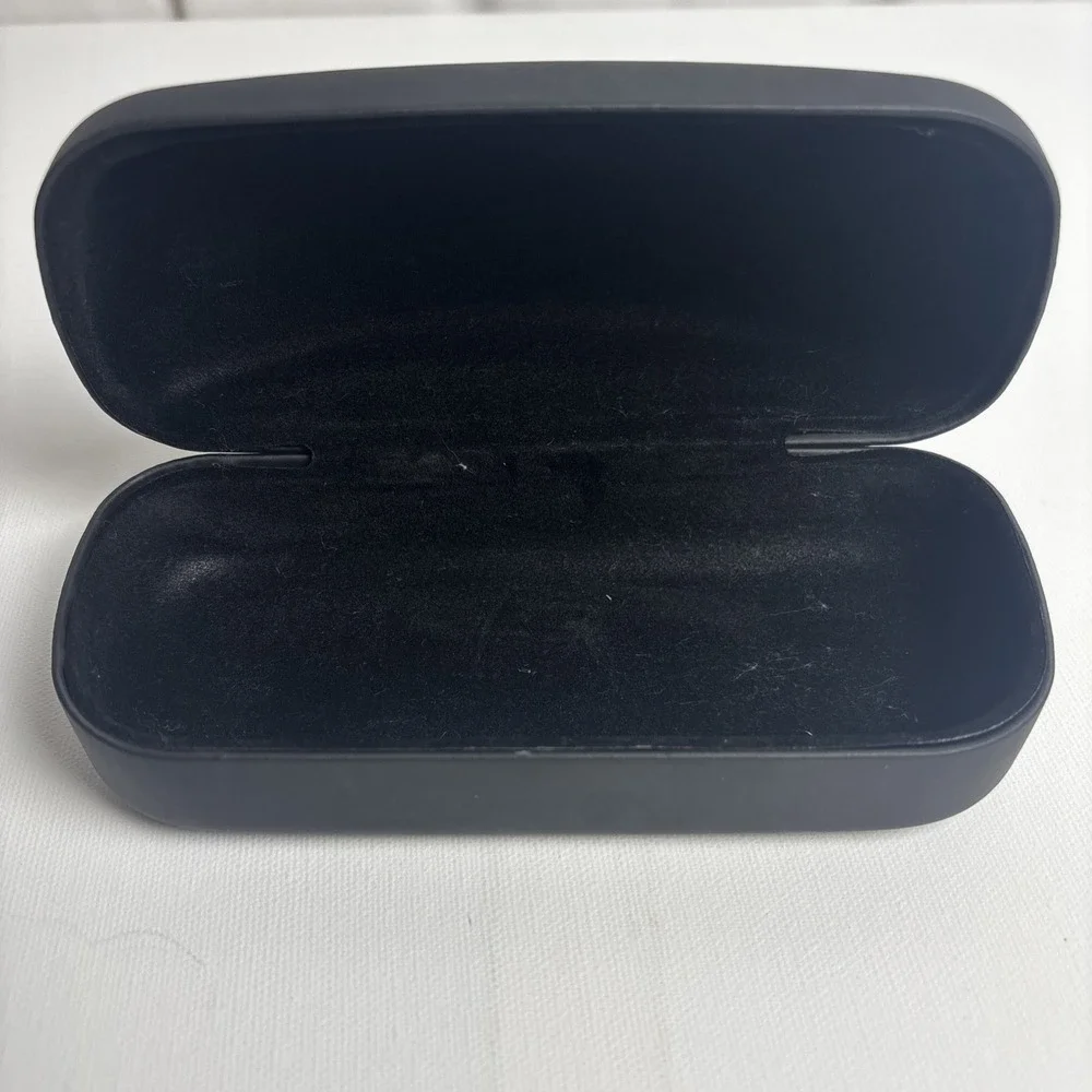 Champion Clamshell Black Sunglass Case‎